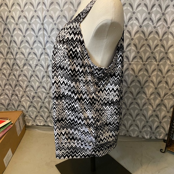 Womens Large Tank Top Black And White zig Zag Print AB Studio Pleat Neck Detail - Picture 2 of 4
